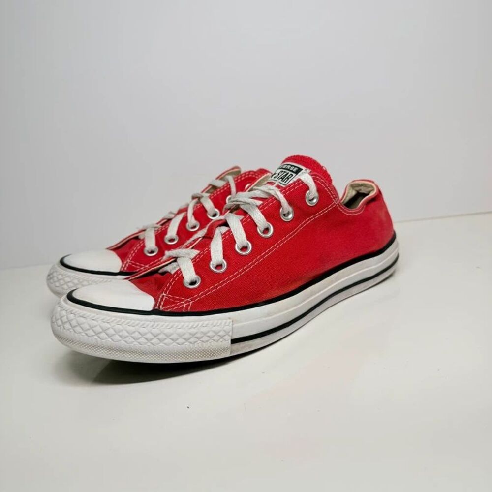 Classic red converse men’s size 7.5